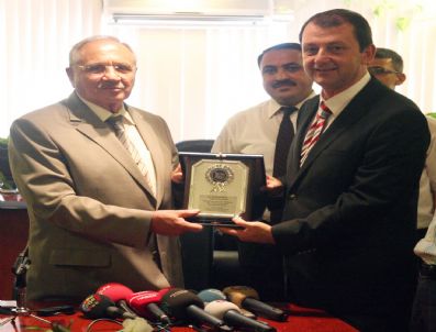 Milli Savunma Bakanı Vecdi Gönül İzmir'de