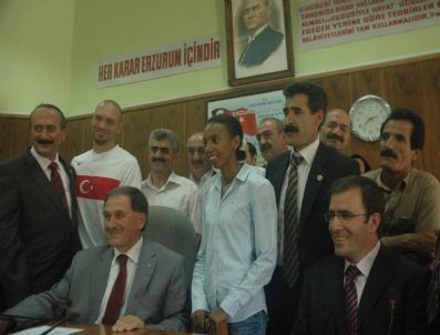 ELVAN ABEYLEGESSE - Elvan: Tek Hedefim Dünya Rekoru Kırmak