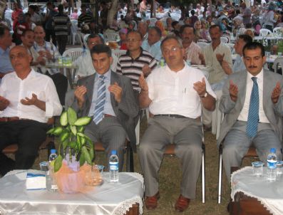 İLHAN TURGUT - Gölyakalılar Depremi Unutmadı