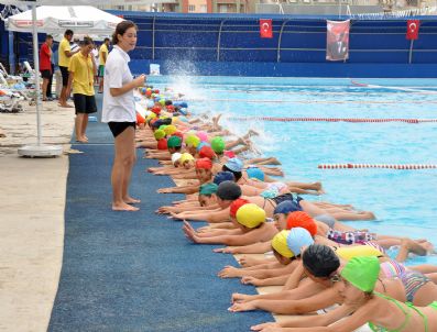 5 Bin Öğrenciye Yüzme Eğitimi Verildi