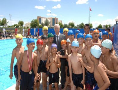 Bu Yıl 15 Bin Çocuk Daha Yüzme Öğrendi