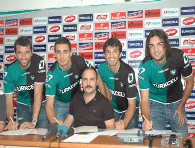 İBRAHIM ÇELIK - Denizlispor'da 4 İmza