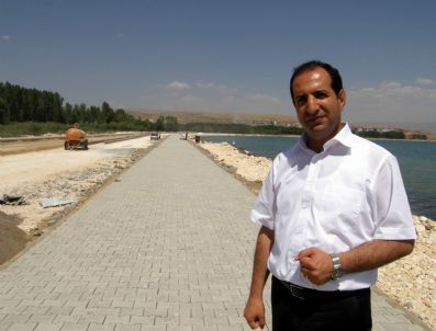 Erciş Sahil Yolu İkinci Etabına Devam Ediliyor