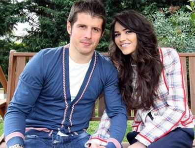 YASEMIN KOZANOĞLU - Emre eşine 'saray' aldı