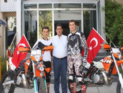 MUSTAFA GÜL - Kemer'li Endurocular Dünya Şampiyonasında
