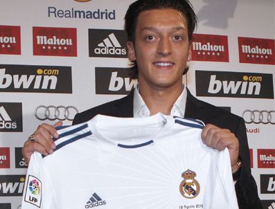 WERDER BREMEN - Real Madrid'e transfer olan Mesut Özil: Şampiyonluklar yaşamaya geldim