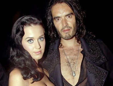 RUSSELL BRAND - 35'inci yaş hediyesi uzaya yolculuk