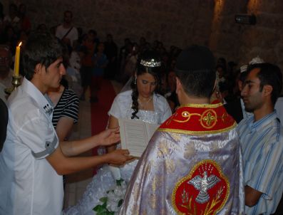 SÜRYANILER - Papazın Düğünü Avrupa'yı İdil'e Taşıdı