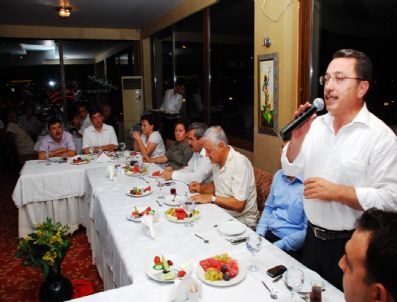 FATOŞ GÜRKAN - Başkan Öztürk'ten Muhtarlara İftar