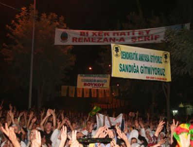 OSMAN ÖZÇELIK - Siirt'te Bdp'den 'Referandumu Boykot' Mitingi