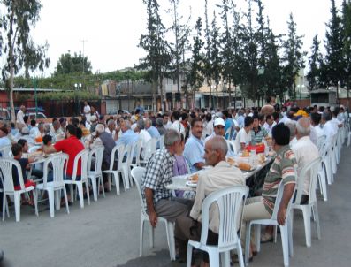 Tarsus'ta 500 Kişiye Birlik Ve Kardeşlik İftarı Verildi