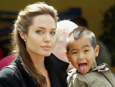 GLAMOUR - Angelina Jolie: 'Maddox bana aptal muamelesi yapıyor'