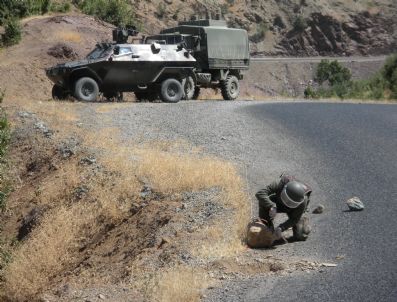 TNT - Hakkari'de Karayoluna Tuzaklanmış Patlayıcı Madde İmha Edildi