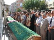 Kuşadası Kaymamakamı Esen'in Annesi Toprağa Verildi