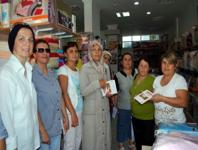 YÜKSEK ASKERİ ŞURA - Salihli'de Ak Parti'li Hanımlar 'Evet' Kitapçığı Dağıtıyor