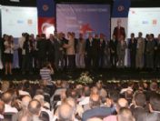 Ödüllerini Başbakan'ın Elinden Aldılar