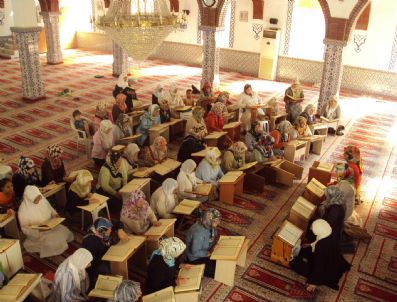 ABDULLAH DEMIR - Adana'da Ramazan Mukabelesine Yoğun İlgi