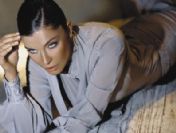 Deniz Akkaya mucize elbiseyi icat etti