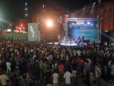 BEDİRHAN GÖKÇE - Kepez'de Türkü Rüzgarı Esti