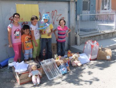Okul Harçlıklarını Oyuncak Alıp-satarak Çıkartmaya Çalışıyorlar