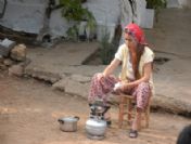 Düriye'nin Güğümleri Şalvar Satışlarını Katladı