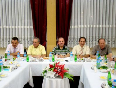 HALUK SAYGı - Kütahya İl Özel İdaresi Genel Genel Sekterterliğinin Personeli İftar Yemeğinde Buluştu