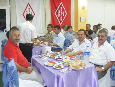 AYDıN MEMÜK - Ziraat Odası'ndan Protokol Ve Üyelere İftar Yemeği