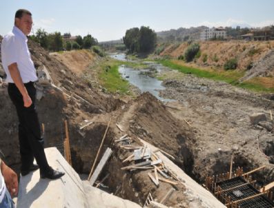 SÜMERLER - Antakya'da Yeni Yaya Köprüsü Çalışmaları Sürüyor