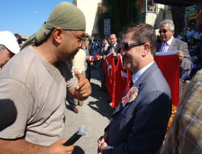 İnebolu'da Yamaç Paraşütü Gösterisi