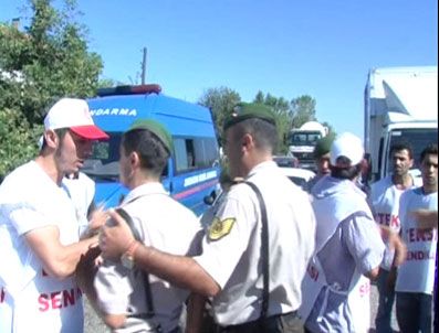 Jandarma ve işçiler arasında arbede