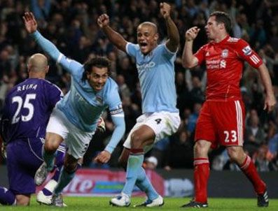 CARLOS TEVEZ - Manchester City, Liverpool'u farklı geçti: 3-0
