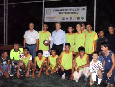 SÜLEYMAN OĞUZ - Polisler Umut Yıldızları İle Maç Yaptı