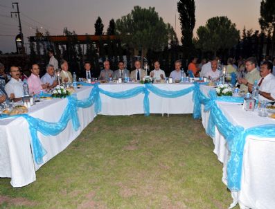 OSMAN COŞKUNOĞLU - Uşaklı Sivil Toplum Kuruluşlarından Ortak İftar Yemeği