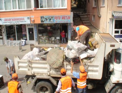 Çöp Evden 5 Kamyon Çöp Çıktı