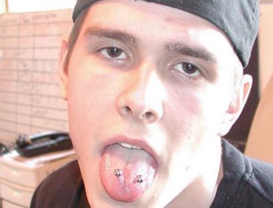 BUFFALO - Dildeki piercing beyine bile zararlı