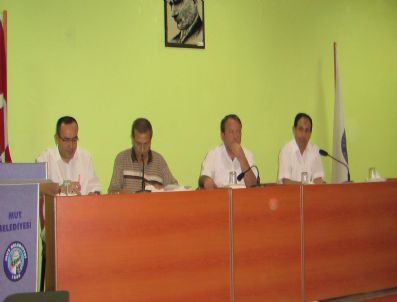 MURAT ORHAN - Mut'ta Heyelandan Zarar Görenlere Arsa Dağıtıldı