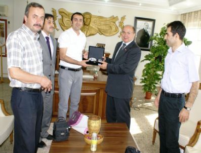 Akdisat'dan Iğdır Valisi Amir Çiçek'e Ziyaret