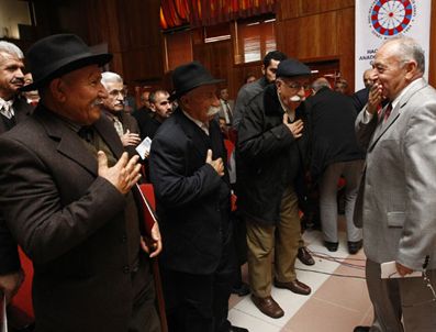 Alevi çalıştayı raporu Bakan Faruk Çelik'te