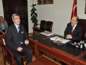 İş Adamı Fadıl Akgündüz'den Başkan Gümrükçüoğlu'na Ziyaret
