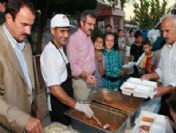 Milletvekilleri Ayar Ve Baştopçu Mahalle İftarına Konuk Oldu