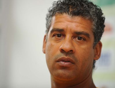 RIJKAARD - Galatasaray Teknik Direktörü Frank Rijkaard: İstifayı düşünmüyorum