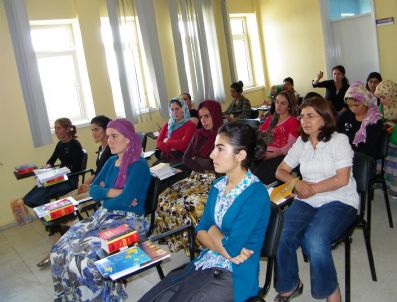 BOSTANIÇI - Bostaniçi Beldesinde Kadınlara Yönelik Kürtçe Dil Kursu