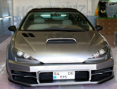 35 Yıllık Kaporta Ustası Çelik Saç Kullanarak Dış Modifiye Yapıyor