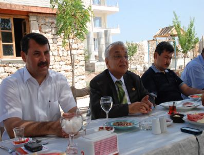 ATİLLA KOÇ - Ak Parti'li Koç; 'Ben Memleketimin Demokrasisine İnanıyorum'