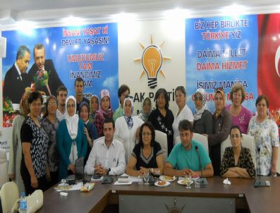 ABDURRAHIM ARSLAN - Ak Partili Kadınlardan Asker Uğurlaması