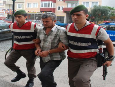 Eşini Kalbinden Bıçaklayan Koca Tutuklandı