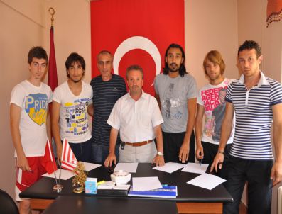 KARSSPOR - Gümüşhanespor'da 5 İmza