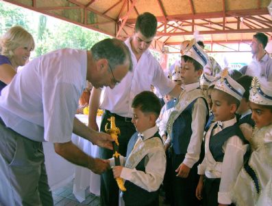 AYDıN MEMÜK - Alaplı'da Sünnet Şöleni Görkemli Geçti