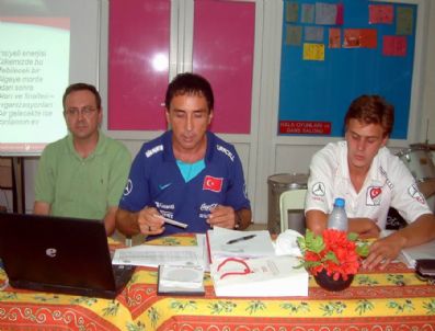 BIRGI - Burhaniye'de Plaj Futbolu Heyecanı