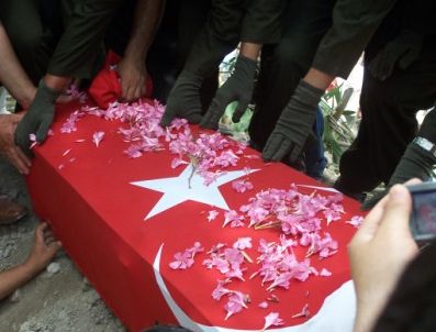 Çatışmada yaralanan er şehit oldu